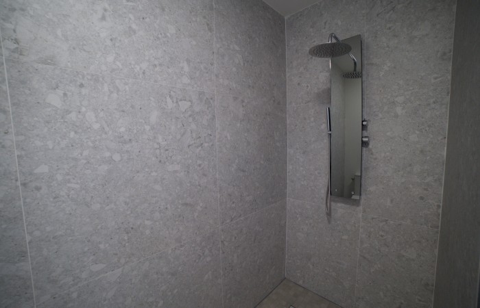 Chambre Corail : Supérieure
Dans votre chambre Corail situé au 1er étage, vous vous sentirez comme sur un nuage. Propice aux moments de détente et de relaxation. Ses 19 m2 allient modernité et confort. Laissez-vous bercer par sa décoration épurée, où les teintes de bleus accompagneront vos nuits les plus douces.
En savoir plus
Reserver au meilleur prix